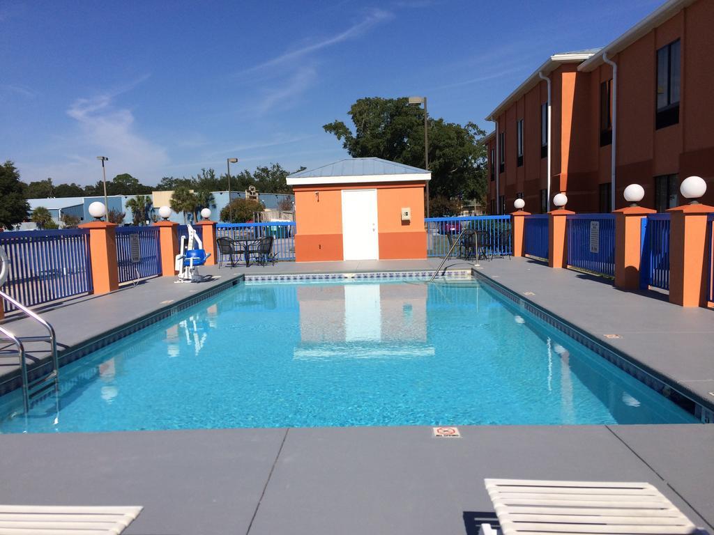 Luxury Suites Pensacola Exterior foto